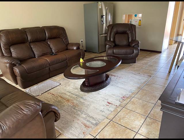 2 BEDROOM APARTMENT FOR SALE IN VANDERBIJLPARK CW 3